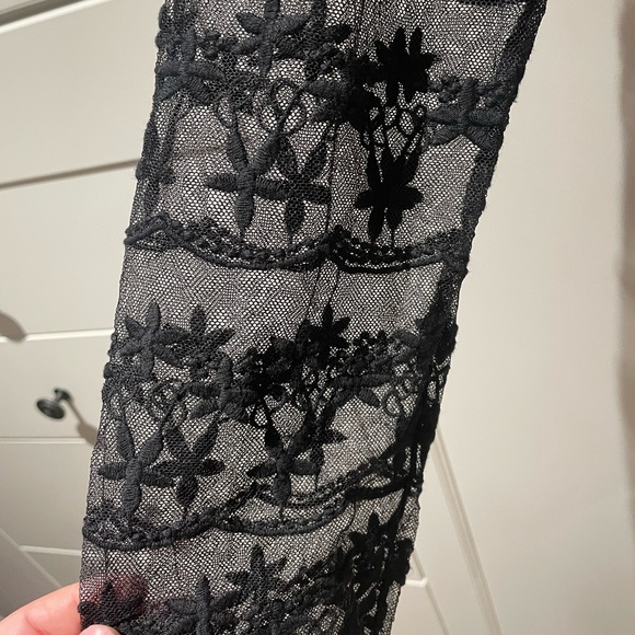 Beautiful lace top Tristan - Picture 4 of 5